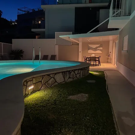 House With Sea View And Private Pool 펜션
