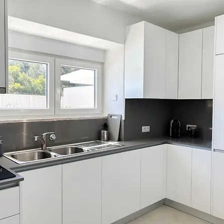 House With Sea View And Private Pool 펜션 세심브라